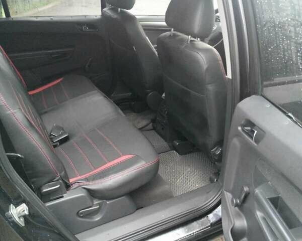 Черный Опель Зафира, объемом двигателя 1.9 л и пробегом 50 тыс. км за 6500 $, фото 3 на Automoto.ua