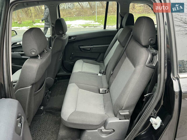 Черный Опель Зафира, объемом двигателя 1.6 л и пробегом 157 тыс. км за 5650 $, фото 12 на Automoto.ua