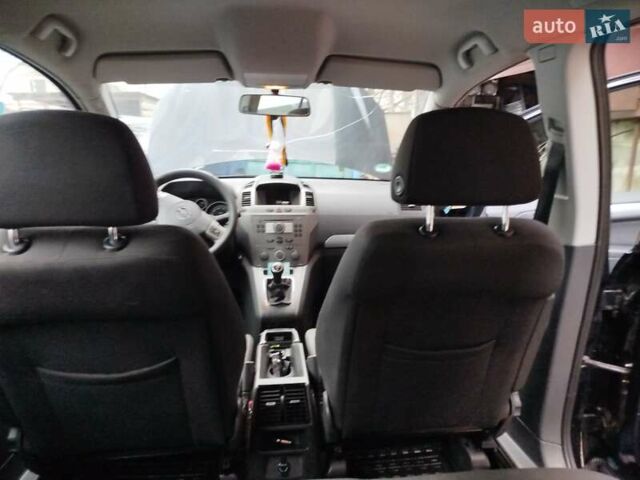 Черный Опель Зафира, объемом двигателя 1.6 л и пробегом 292 тыс. км за 4000 $, фото 3 на Automoto.ua