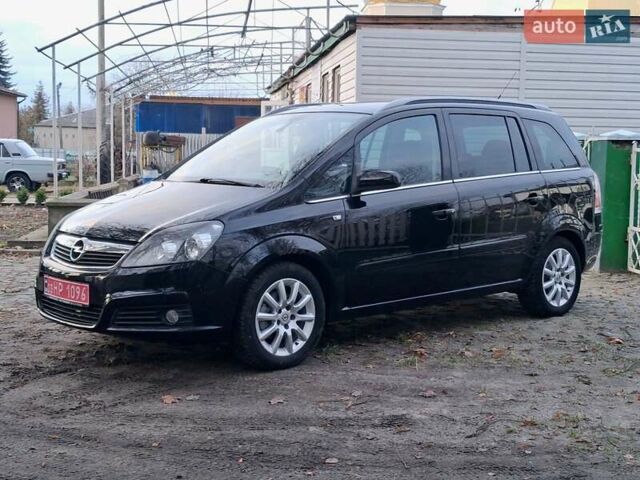 Черный Опель Зафира, объемом двигателя 1.8 л и пробегом 175 тыс. км за 4950 $, фото 2 на Automoto.ua