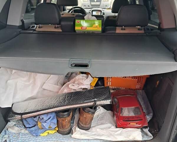 Черный Опель Зафира, объемом двигателя 2.2 л и пробегом 271 тыс. км за 6000 $, фото 12 на Automoto.ua