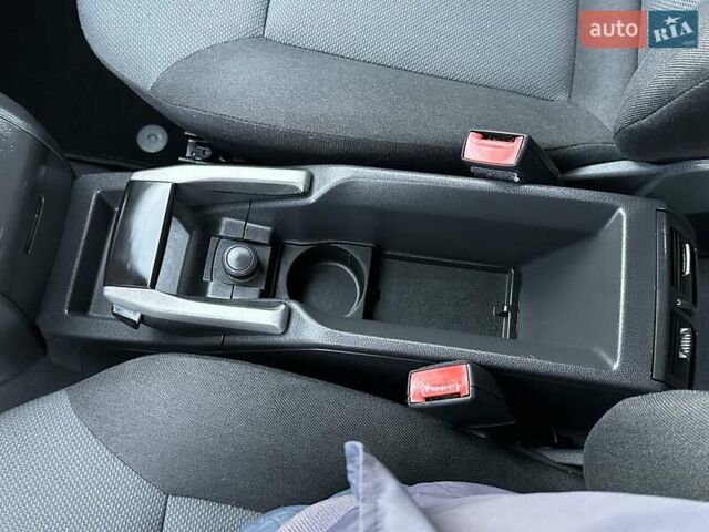 Черный Опель Зафира, объемом двигателя 1.8 л и пробегом 242 тыс. км за 5350 $, фото 44 на Automoto.ua