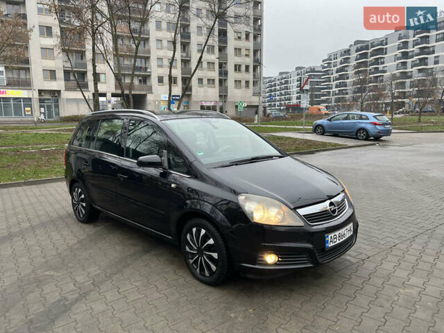 Черный Опель Зафира, объемом двигателя 1.6 л и пробегом 157 тыс. км за 5650 $, фото 2 на Automoto.ua