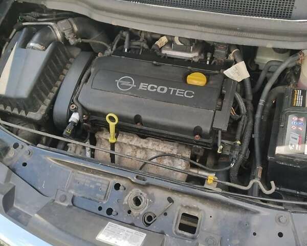 Черный Опель Зафира, объемом двигателя 1.8 л и пробегом 258 тыс. км за 5200 $, фото 14 на Automoto.ua