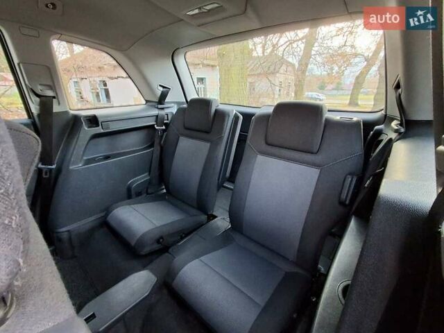 Черный Опель Зафира, объемом двигателя 1.8 л и пробегом 175 тыс. км за 4950 $, фото 14 на Automoto.ua