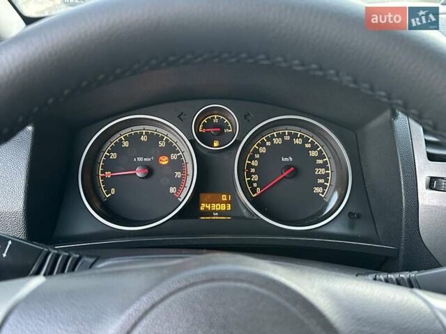 Черный Опель Зафира, объемом двигателя 1.8 л и пробегом 242 тыс. км за 5350 $, фото 53 на Automoto.ua