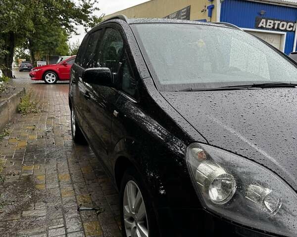 Черный Опель Зафира, объемом двигателя 1.6 л и пробегом 217 тыс. км за 6100 $, фото 2 на Automoto.ua