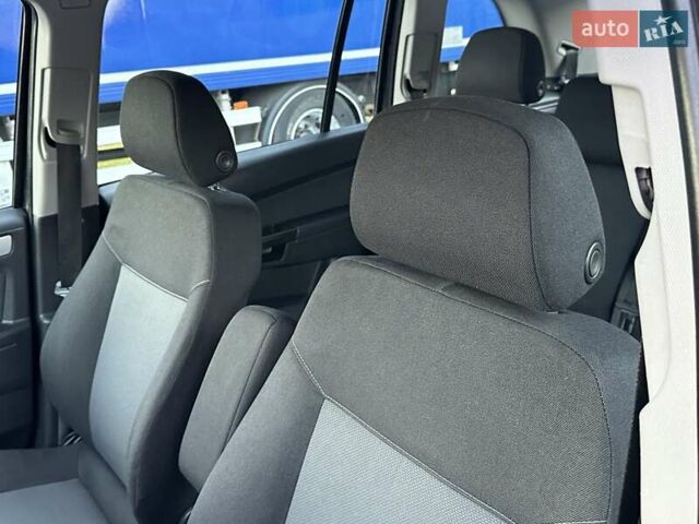 Черный Опель Зафира, объемом двигателя 1.8 л и пробегом 242 тыс. км за 5350 $, фото 52 на Automoto.ua