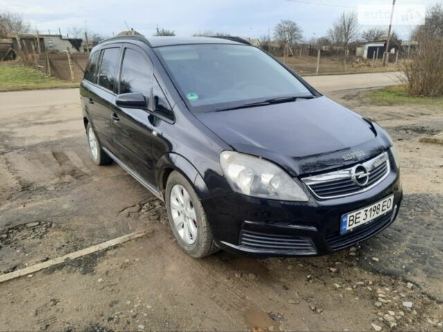 Черный Опель Зафира, объемом двигателя 1.6 л и пробегом 236 тыс. км за 5800 $, фото 1 на Automoto.ua
