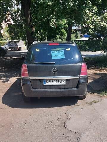 Черный Опель Зафира, объемом двигателя 1.8 л и пробегом 280 тыс. км за 5060 $, фото 1 на Automoto.ua