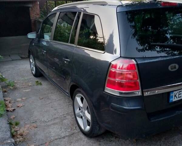 Черный Опель Зафира, объемом двигателя 1.91 л и пробегом 201 тыс. км за 7200 $, фото 9 на Automoto.ua