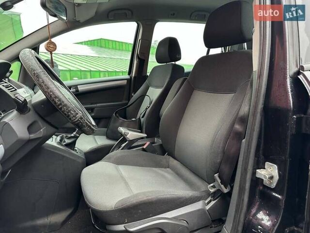 Черный Опель Зафира, объемом двигателя 1.91 л и пробегом 284 тыс. км за 5190 $, фото 8 на Automoto.ua