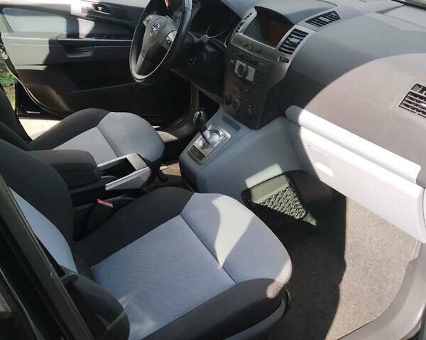 Черный Опель Зафира, объемом двигателя 1.8 л и пробегом 258 тыс. км за 5200 $, фото 13 на Automoto.ua