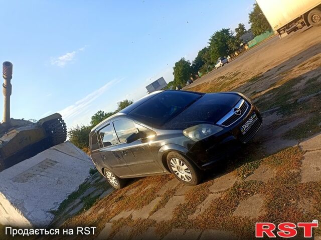 Черный Опель Зафира, объемом двигателя 1.6 л и пробегом 20 тыс. км за 5000 $, фото 3 на Automoto.ua