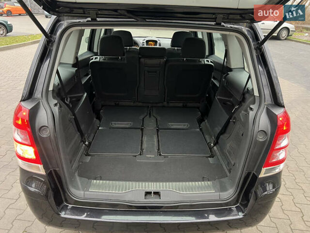 Черный Опель Зафира, объемом двигателя 1.6 л и пробегом 157 тыс. км за 5650 $, фото 27 на Automoto.ua