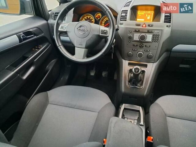 Черный Опель Зафира, объемом двигателя 1.8 л и пробегом 275 тыс. км за 5450 $, фото 62 на Automoto.ua