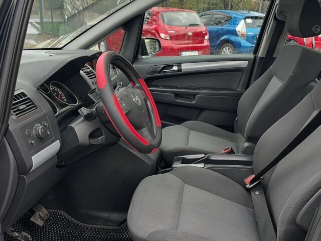 Черный Опель Зафира, объемом двигателя 0 л и пробегом 200 тыс. км за 5500 $, фото 6 на Automoto.ua