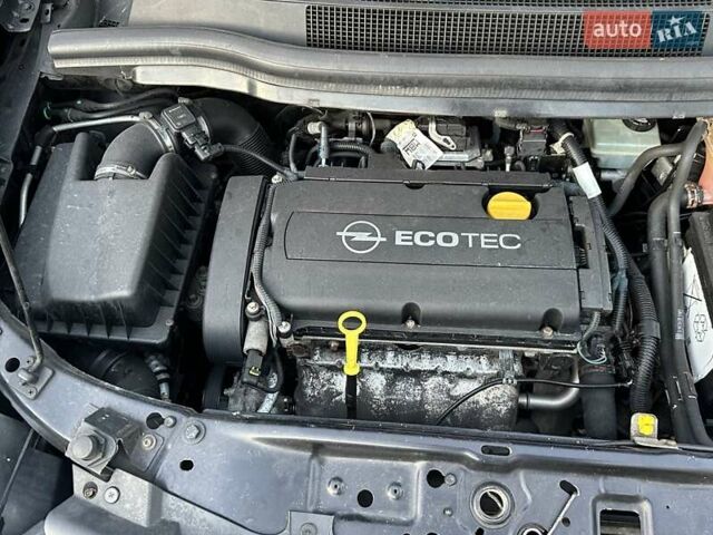 Черный Опель Зафира, объемом двигателя 1.8 л и пробегом 242 тыс. км за 5350 $, фото 84 на Automoto.ua