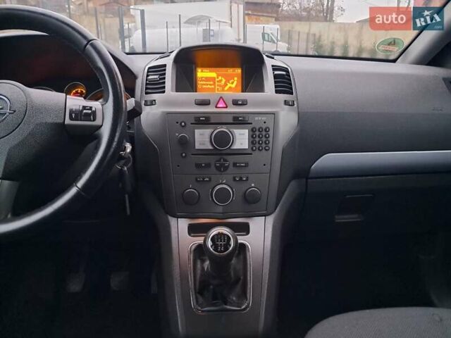 Черный Опель Зафира, объемом двигателя 1.8 л и пробегом 275 тыс. км за 5450 $, фото 67 на Automoto.ua