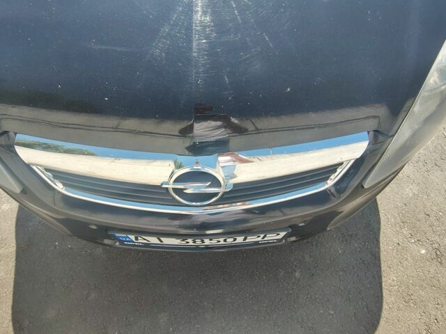 Черный Опель Зафира, объемом двигателя 1.9 л и пробегом 351 тыс. км за 4500 $, фото 7 на Automoto.ua