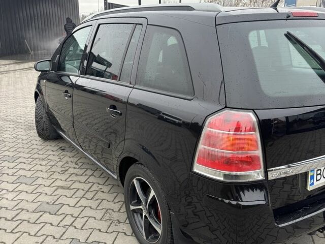 Черный Опель Зафира, объемом двигателя 1.9 л и пробегом 363 тыс. км за 6200 $, фото 4 на Automoto.ua