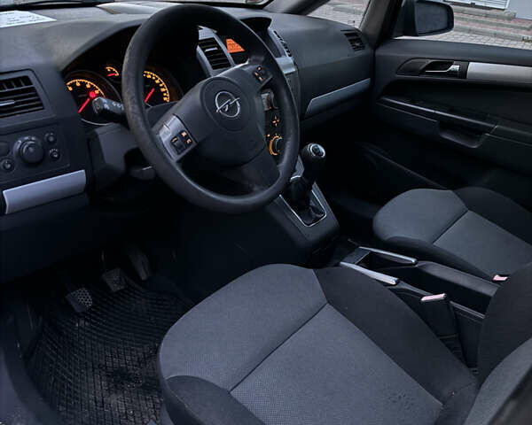 Черный Опель Зафира, объемом двигателя 1.8 л и пробегом 269 тыс. км за 5750 $, фото 45 на Automoto.ua