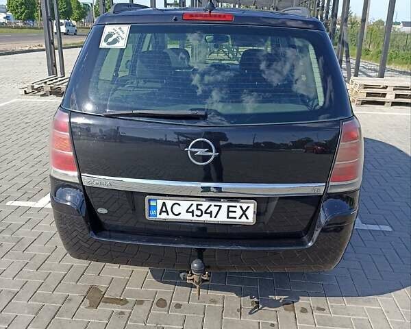 Черный Опель Зафира, объемом двигателя 1.8 л и пробегом 258 тыс. км за 5200 $, фото 6 на Automoto.ua