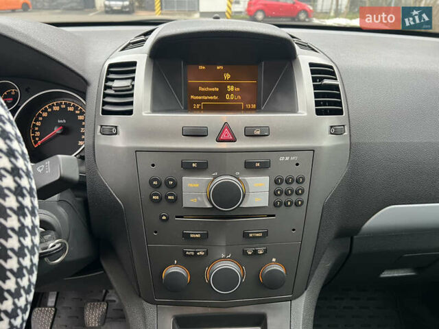 Черный Опель Зафира, объемом двигателя 1.6 л и пробегом 157 тыс. км за 5650 $, фото 18 на Automoto.ua