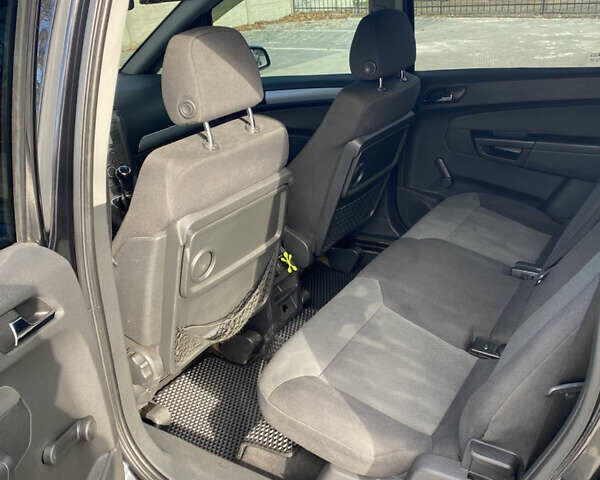 Опель Зафира 2006 в Ивано-Франковске на Automoto.ua Черный Опель Зафира, объемом двигателя 1.9 л и пробегом 327 тыс. км за 4950 $, фото 8 на Automoto.ua