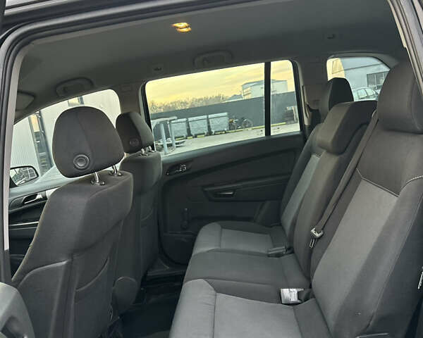 Черный Опель Зафира, объемом двигателя 1.6 л и пробегом 194 тыс. км за 5300 $, фото 102 на Automoto.ua