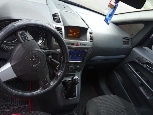 Черный Опель Зафира, объемом двигателя 1.8 л и пробегом 230 тыс. км за 4600 $, фото 3 на Automoto.ua