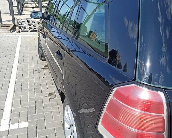 Черный Опель Зафира, объемом двигателя 1.8 л и пробегом 258 тыс. км за 5200 $, фото 4 на Automoto.ua