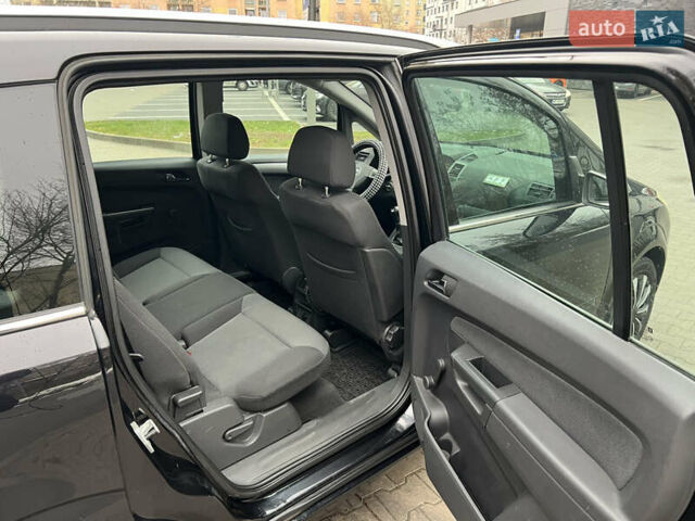 Черный Опель Зафира, объемом двигателя 1.6 л и пробегом 157 тыс. км за 5650 $, фото 19 на Automoto.ua