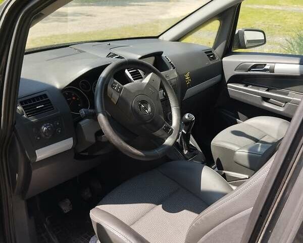 Черный Опель Зафира, объемом двигателя 1.91 л и пробегом 340 тыс. км за 4999 $, фото 4 на Automoto.ua