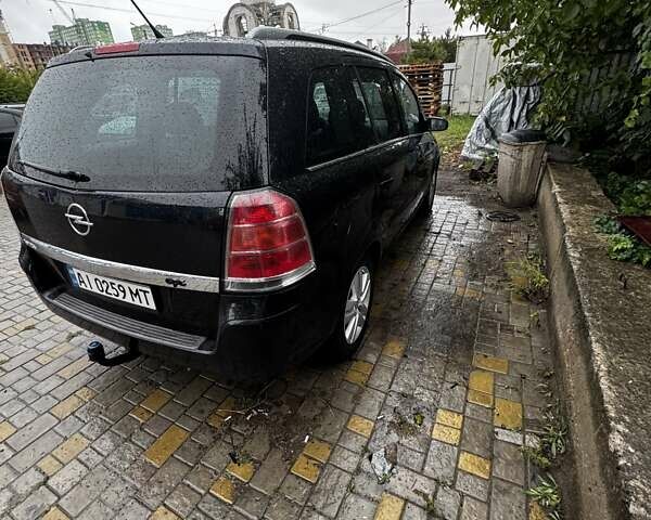 Черный Опель Зафира, объемом двигателя 1.6 л и пробегом 217 тыс. км за 6100 $, фото 4 на Automoto.ua