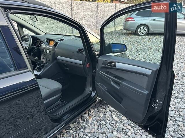 Черный Опель Зафира, объемом двигателя 1.8 л и пробегом 242 тыс. км за 5350 $, фото 67 на Automoto.ua