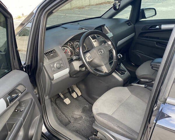 Опель Зафира 2006 в Ивано-Франковске на Automoto.ua Черный Опель Зафира, объемом двигателя 1.9 л и пробегом 327 тыс. км за 4950 $, фото 7 на Automoto.ua