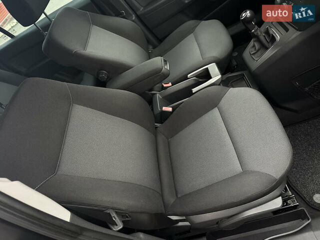 Чорний Опель Зафіра, об'ємом двигуна 1.6 л та пробігом 196 тис. км за 5700 $, фото 33 на Automoto.ua