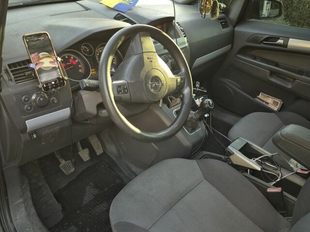 Чорний Опель Зафіра, об'ємом двигуна 1.6 л та пробігом 180 тис. км за 5700 $, фото 18 на Automoto.ua