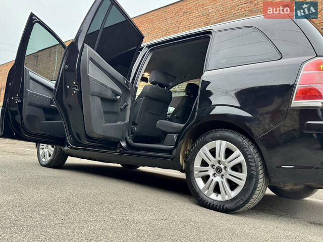 Чорний Опель Зафіра, об'ємом двигуна 1.8 л та пробігом 284 тис. км за 4600 $, фото 11 на Automoto.ua