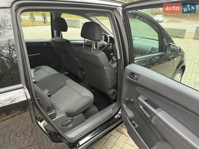 Черный Опель Зафира, объемом двигателя 1.6 л и пробегом 270 тыс. км за 4600 $, фото 14 на Automoto.ua