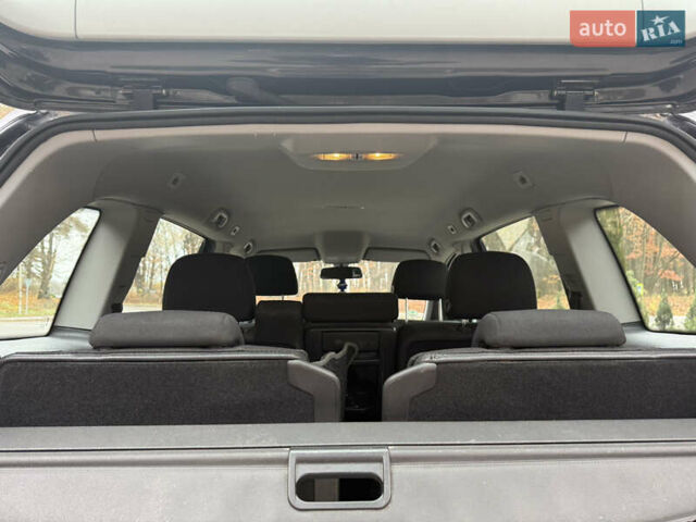 Черный Опель Зафира, объемом двигателя 1.6 л и пробегом 270 тыс. км за 4600 $, фото 13 на Automoto.ua