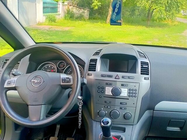 Чорний Опель Зафіра, об'ємом двигуна 1.6 л та пробігом 220 тис. км за 6000 $, фото 4 на Automoto.ua