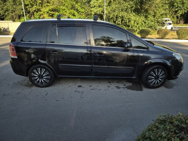 Чорний Опель Зафіра, об'ємом двигуна 1.6 л та пробігом 180 тис. км за 5700 $, фото 23 на Automoto.ua