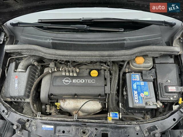 Чорний Опель Зафіра, об'ємом двигуна 1.6 л та пробігом 250 тис. км за 6250 $, фото 11 на Automoto.ua