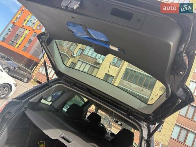 Черный Опель Зафира, объемом двигателя 2.2 л и пробегом 295 тыс. км за 4700 $, фото 4 на Automoto.ua