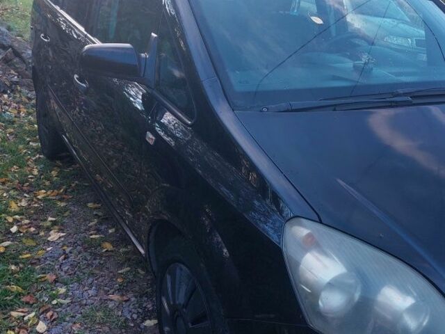 Черный Опель Зафира, объемом двигателя 1.8 л и пробегом 294 тыс. км за 6000 $, фото 3 на Automoto.ua