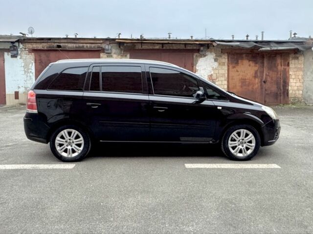 Черный Опель Зафира, объемом двигателя 1.8 л и пробегом 279 тыс. км за 4600 $, фото 3 на Automoto.ua