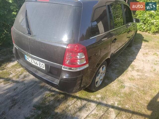 Черный Опель Зафира, объемом двигателя 1.6 л и пробегом 300 тыс. км за 5300 $, фото 13 на Automoto.ua