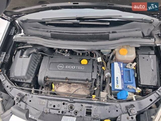Чорний Опель Зафіра, об'ємом двигуна 1.6 л та пробігом 245 тис. км за 5000 $, фото 6 на Automoto.ua